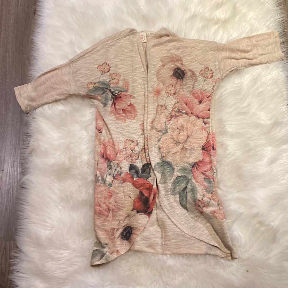 Live in the moment Floral Print Shrug Sweater Women's Size Small